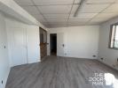 Location Bureau Coignieres  78310 3 pieces 87 m2