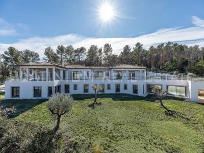 Vente Maison 10 pièces TOURRETTES 83440