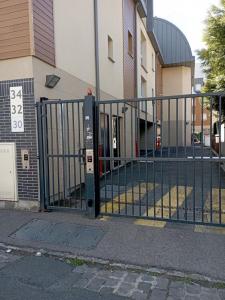 photo For rent Parking ROUEN 76
