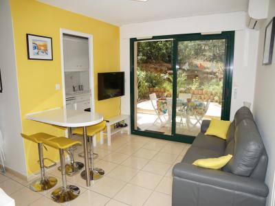 photo Rent for holidays Apartment CAVALAIRE-SUR-MER 83