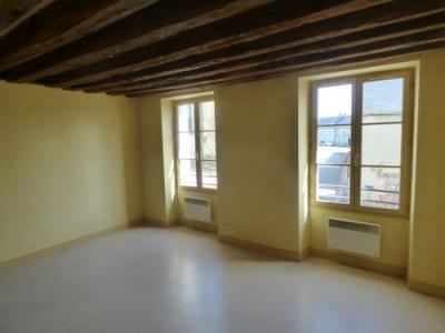 Location Appartement 3 pices IVOY-LE-PRE 18380
