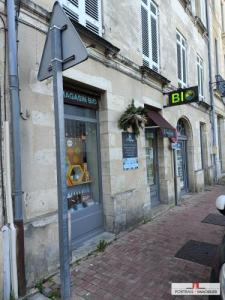Location Local commercial BLAYE 33390