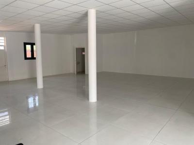 photo For rent Commercial office CAYENNE 973