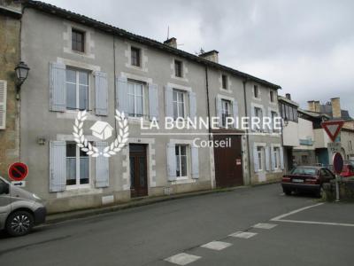 For sale Apartment building COUHE  86