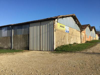 For rent Commerce AULNAY  17