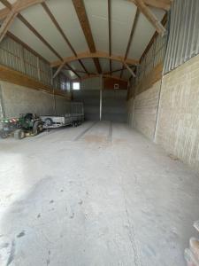 photo For rent Commerce AUBERIVE 51