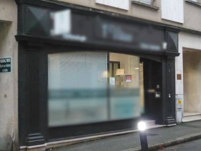 photo For rent Commercial office LAVAL 53