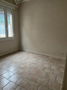 photo For rent Apartment ROCHEFORT 17