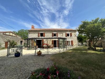 Vente Maison 9 pices LHOMMAIZE 86410