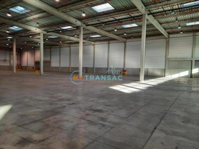 photo For rent Commerce MOISSY-CRAMAYEL 77