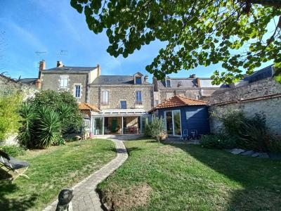 Vente Maison 10 pices FONTENAY-LE-COMTE 85200