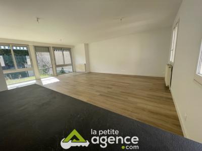 photo For rent Commerce BOURGES 18