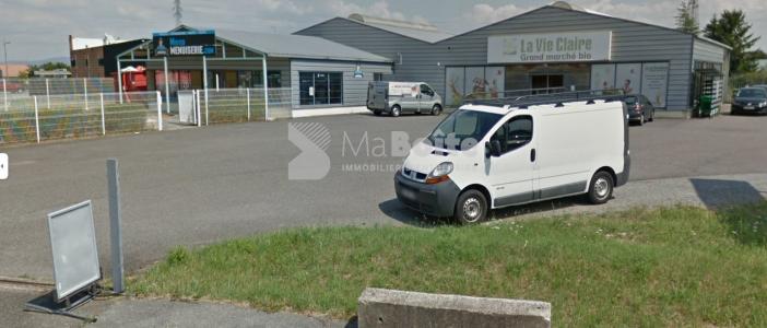 photo For rent Commerce MABLY 42