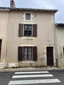 Vente Maison 4 pièces CHARROUX 86250