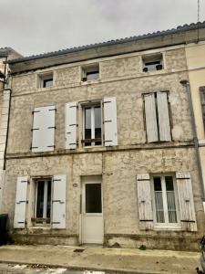 For sale Apartment building SAUJON  17