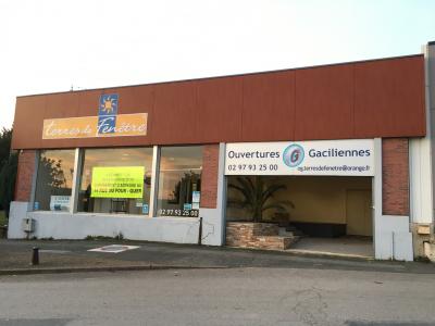 photo For sale Commerce GUER 56