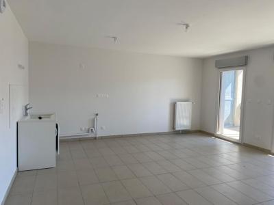 photo For rent Apartment TARARE 69