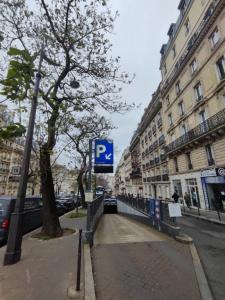 photo For rent Parking PARIS-17EME-ARRONDISSEMENT 75