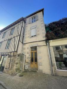 Location Appartement 3 pièces SAINT-LEONARD-DE-NOBLAT 87400