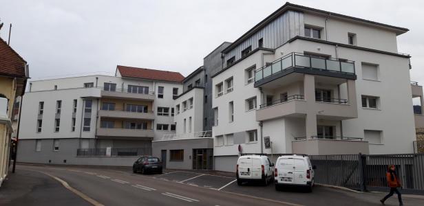 For rent Apartment OYONNAX  01