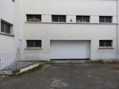 photo For rent Parking LIMOGES 87