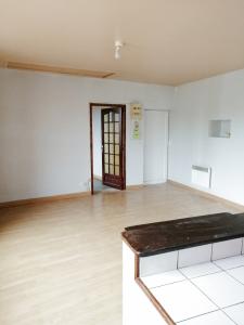 For rent Apartment VARENNES-VAUZELLES  58