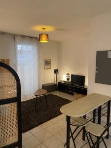 Location Appartement MARSEILLE-8EME-ARRONDISSEMENT 13008