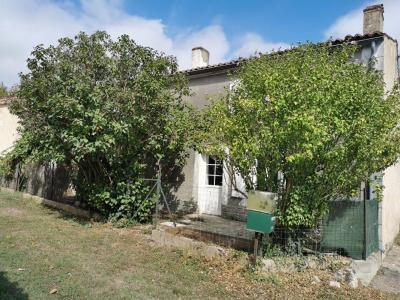 For sale House SURGERES  17