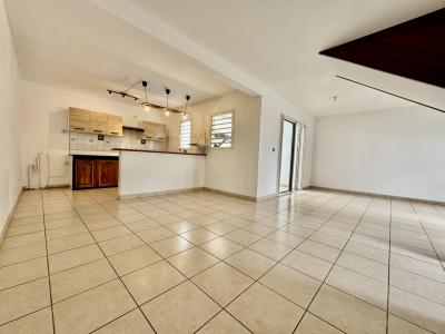 For rent House CAMBUSTON  974