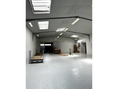 Location Commerce TROYES 10000