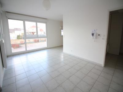 photo For rent Apartment GOLBEY 88