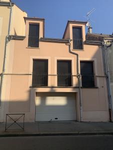 photo For rent Parking ETAMPES 91