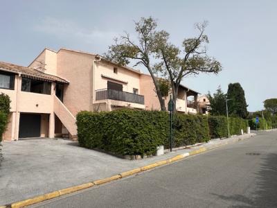 For sale Apartment CARQUEIRANNE  83