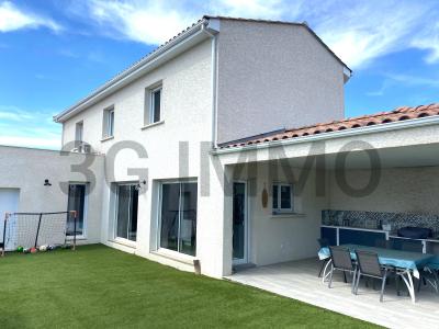 For sale House LESPIGNAN  34