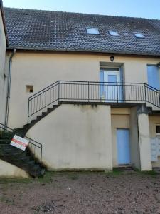 photo For rent House DONJON 03