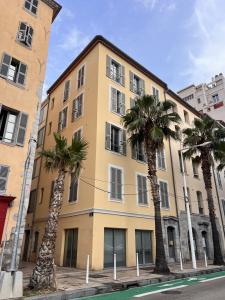 Location Appartement TOULON 83000