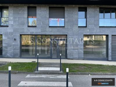 For rent Commerce SAINT-GENIS-POUILLY  01