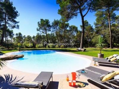 Location vacances Maison 8 pièces ROGNES 13840