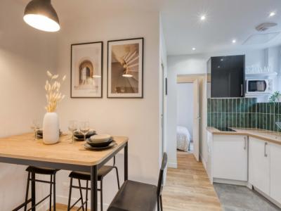 Location Appartement 4 pièces PARIS-17EME-ARRONDISSEMENT 75017