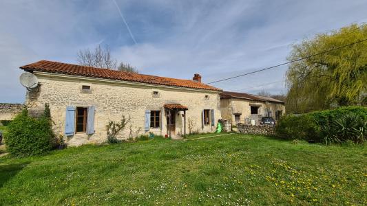 Vente Maison 9 pièces BONNES 16390
