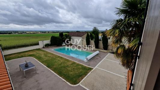 Vente Maison 8 pièces SURGERES 17700