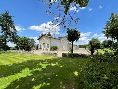 photo For sale Prestigious house SAUZE-VAUSSAIS 79