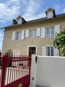 Location Maison 4 pièces BUROS 64160