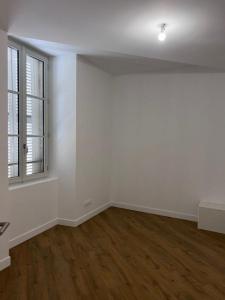 For rent Apartment LIBOURNE 