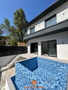 Vente Maison 6 pièces ROCHEMAURE 07400