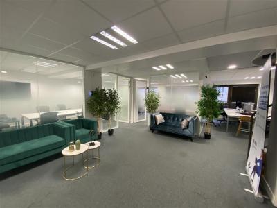 photo For rent Box office NEUILLY-SUR-SEINE 92