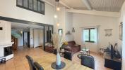 House UCHACQ-ET-PARENTIS 