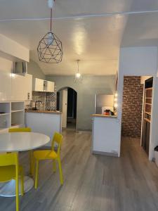 photo For rent Apartment LYON-1ER-ARRONDISSEMENT 69