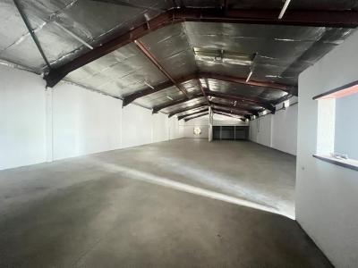 photo For rent Commerce SAINT-ANDRE 974