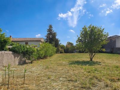 For sale Land VELLERON  84